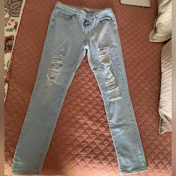 👖Levi’s 711 Skinny Stretchy JeansHoles, Distressed LightWash Leggings Size 30 - Picture 2 of 12